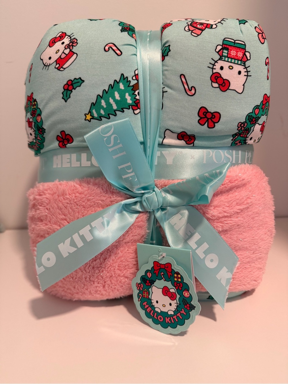 Posh Peanut Hello Kitty Christmas Wreath Glitter Luxe Plush Patoo